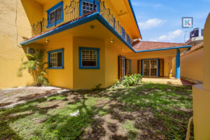 the-yellow-cozumel-house-