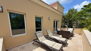 villa-noble-balcony